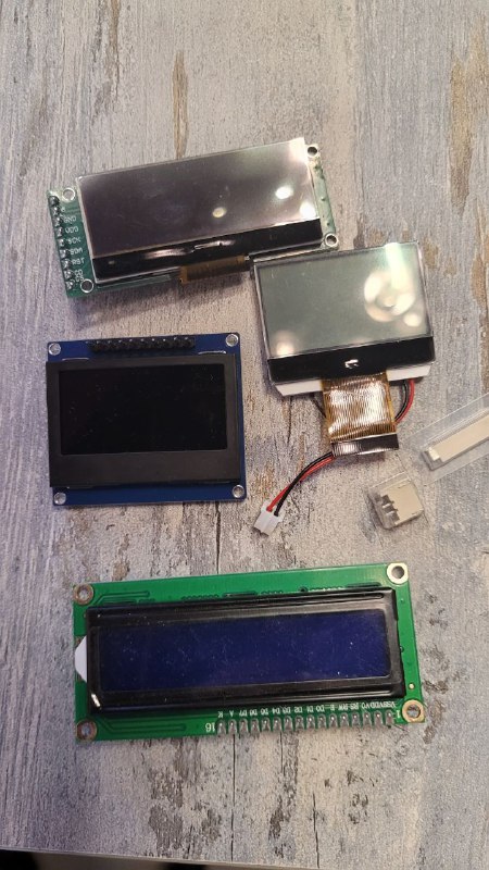 ESP32, Arduino Mega, резистори, LCD екрани, модуль часов 6