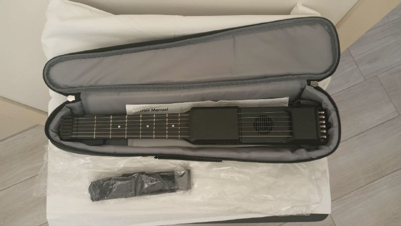 Мини электро гитара с чехлом, с колонкой и аккумулятором