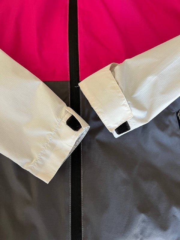 Лёгкая куртка-ветровка размер М 3