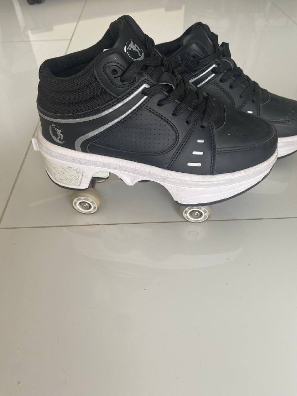 Кроссовки на выдвижных колесиках 3