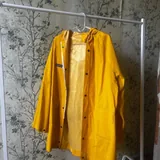 Дождевик, рамка для фото, стаканы-роксы, елочные игрушки, пазлы 1