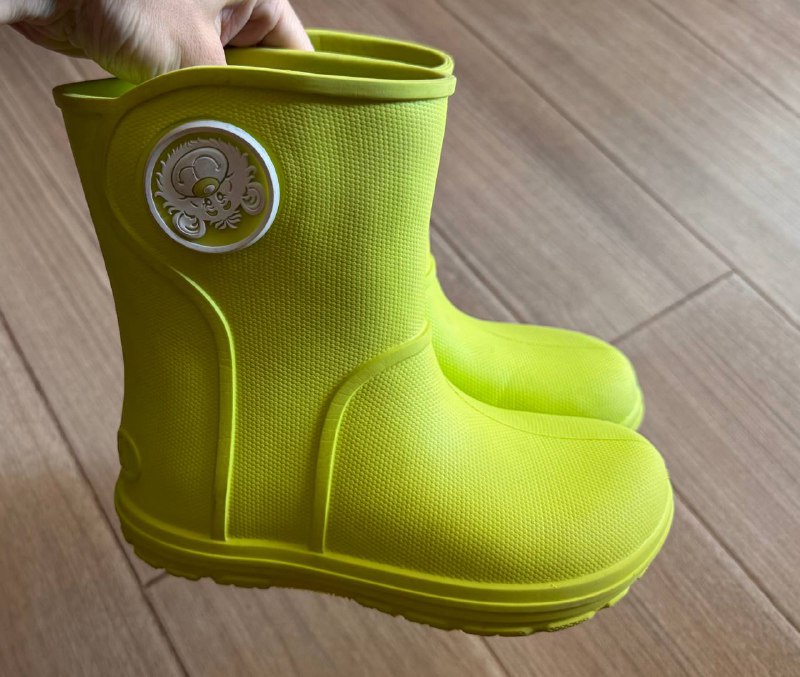 Джинсы, майка, куртка, платье, купальник, сапоги 6