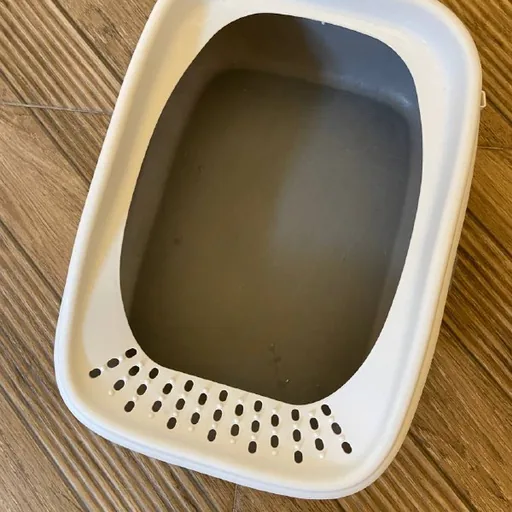 Cat litter box