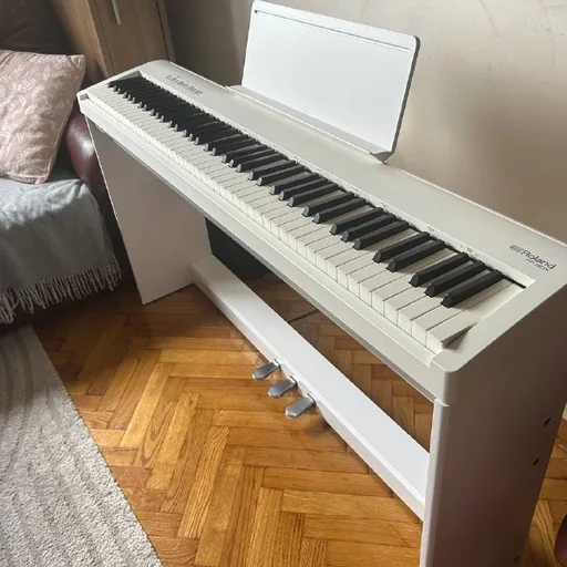 Roland FP30-X цифровое пианино с тремя педалями
