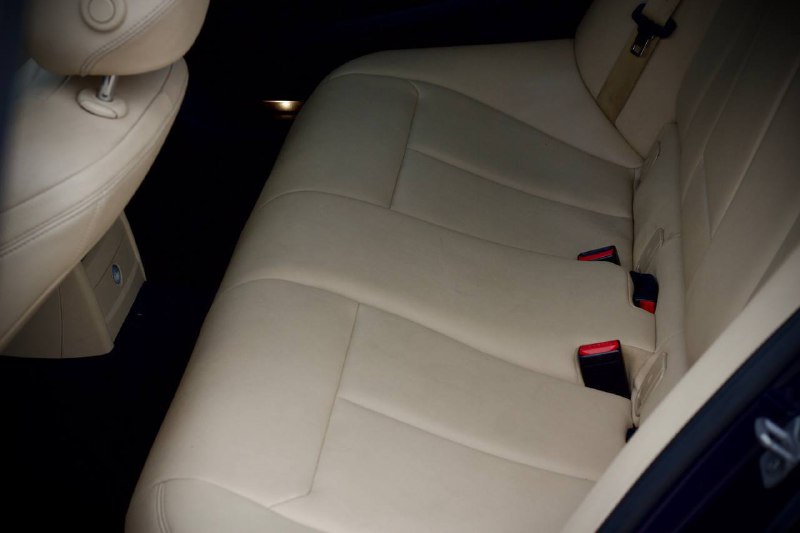 BMW 330i F30 2016 бензин 252 л.с. седан автомат 6