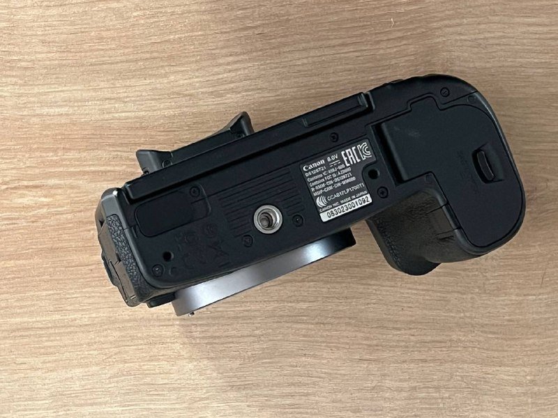 Беззеркальная фотокамера Canon EOS R, 2 аккумулятора, карта памяти 4