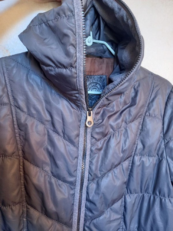 ветровка Carhartt, джинсы Lee, куртка Taifun, ботинки Skechers, кеды Vans 7