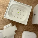 Apple AirPods Pro 3 2