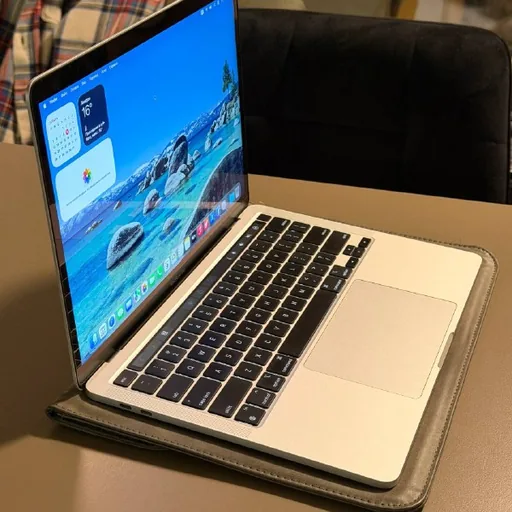 MacBook Pro 13" 2022 M2 8GB 256GB Silver Grey