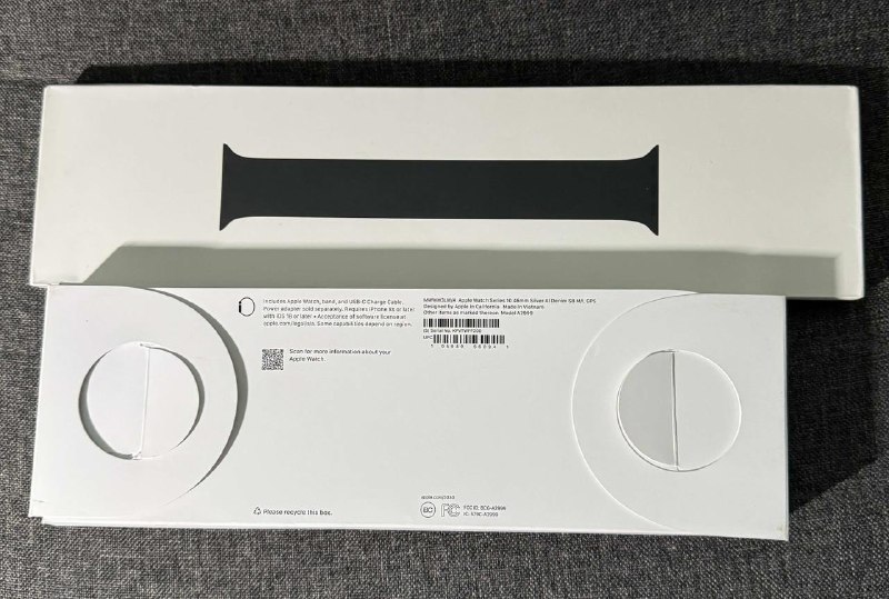 Apple Watch 10 46mm Silver Aluminium Case, with extra band 3