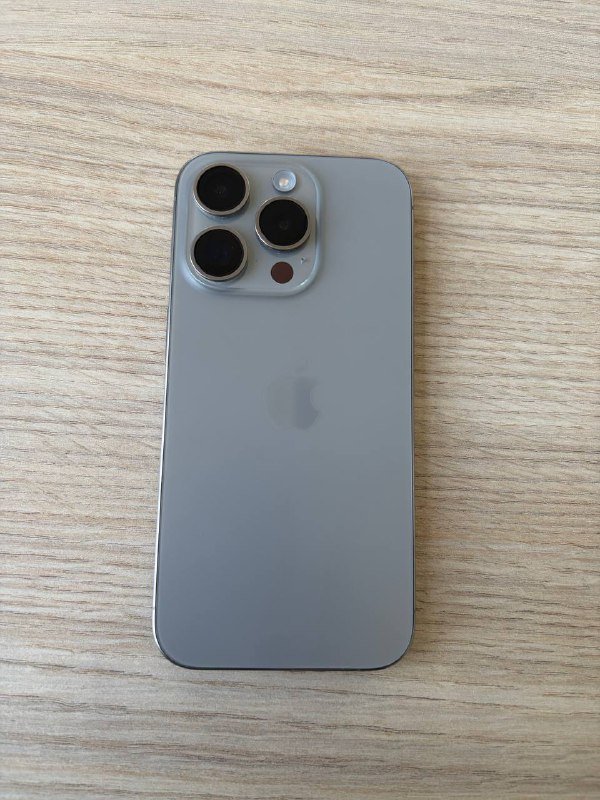 iPhone 15 pro 256gb Natural Titanium 8