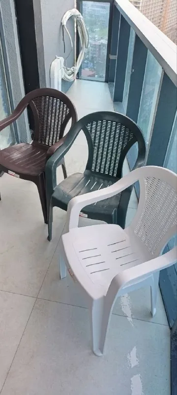 Пластиковые стулья 1