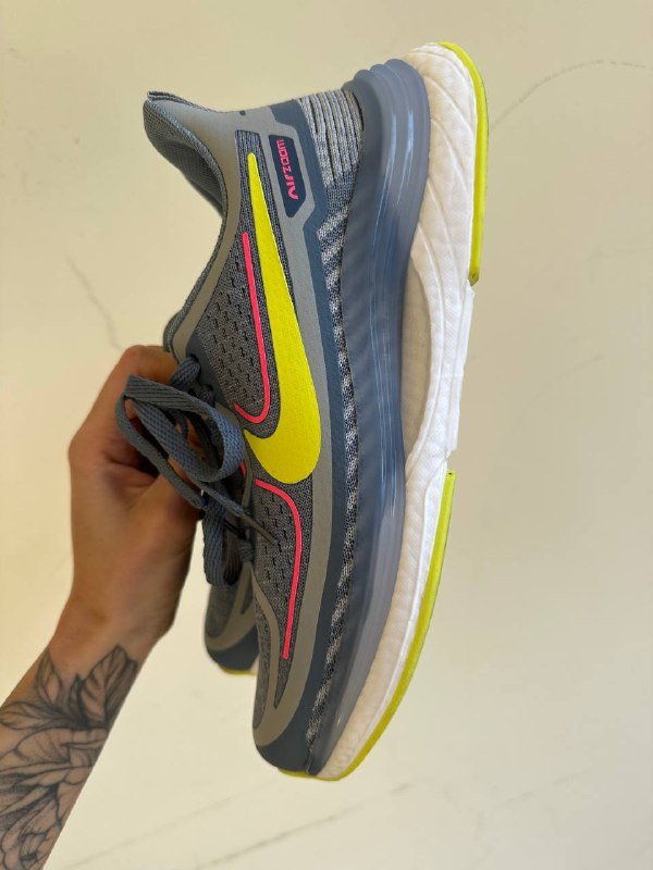 Беговые кроссовки Nike размер 41 6