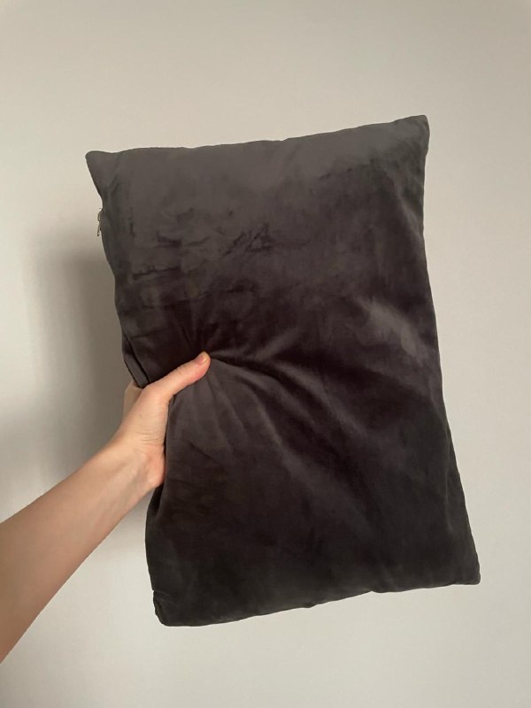 Гантели, витамин D, ножницы, кастрюля, подушка, покрывало, машинка для катышек, штопор 5