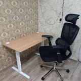 Computer chair and height-adjustable desk 2