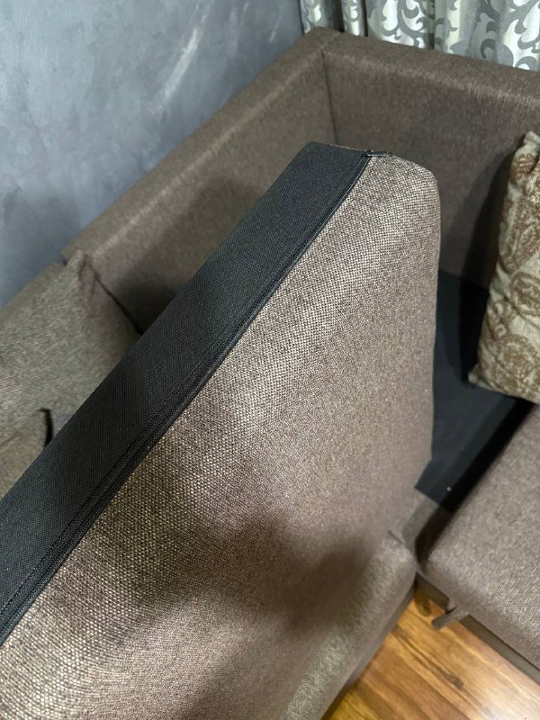 Диван угловой с местом для хранения и съемными чехлами 5