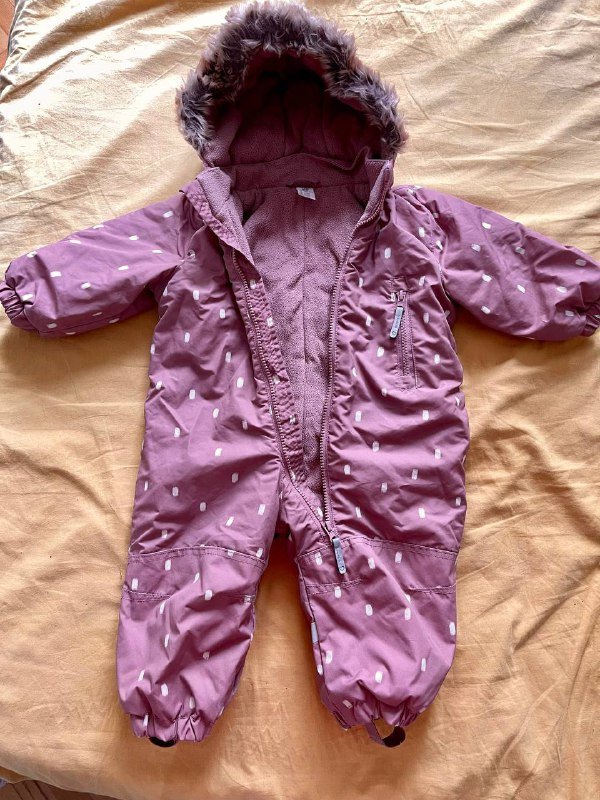 Два зимних комбинезона для малышей мальчика и девочки 6