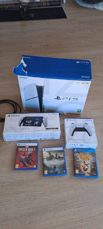 Play Station 5, Dual Sense, Play Station Portal, Apple Magic Keyboard, Apple Magic Trackpad