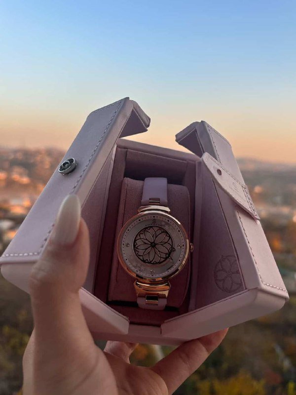 Часы blackbybluebrave с натуральными бриллиантами 2