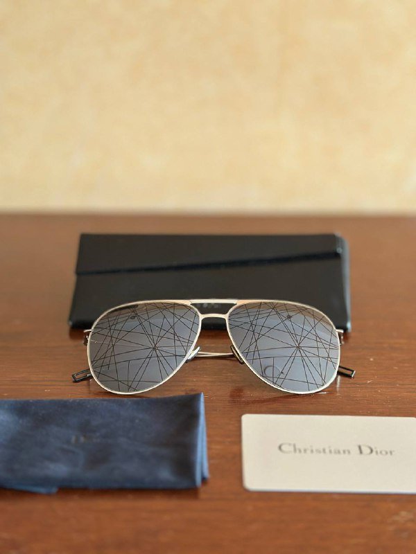 Унисекс солнцезащитные очки Christian Dior