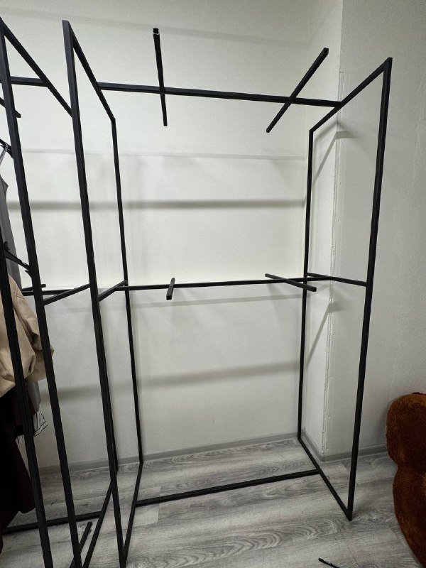 Стеллажи стойки большие и маленькие