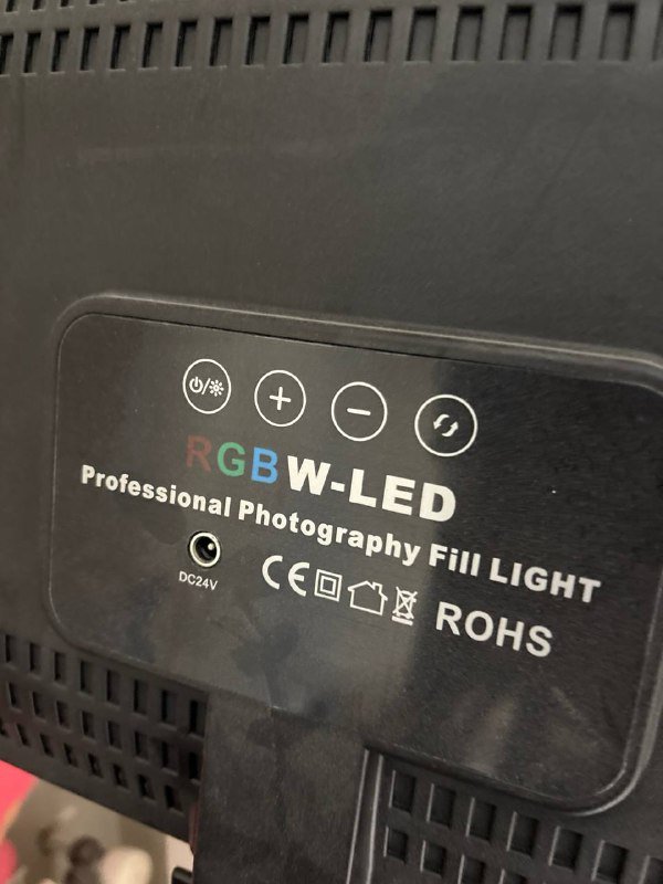 Лампа RGBW-LED для фото и видео на кронштейне 2