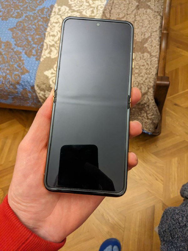 Motorola RAZR Plus 2023 раскладушка 6