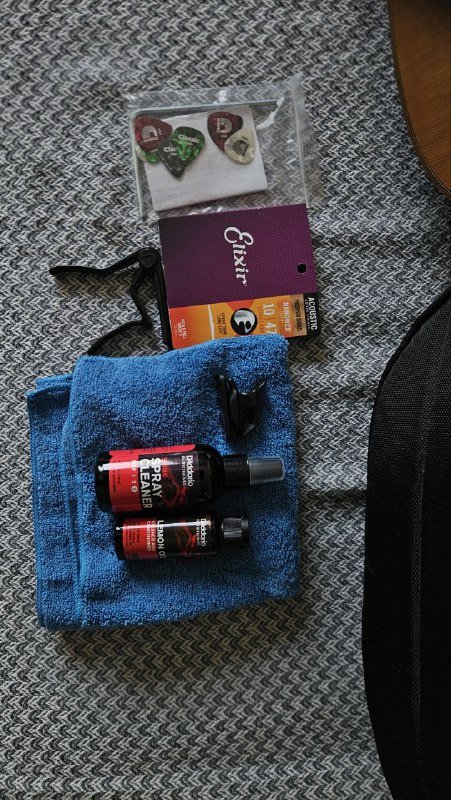 Гитара LAG Tramontane T118D с чехлом, струнами, каподастром, тюнером 3