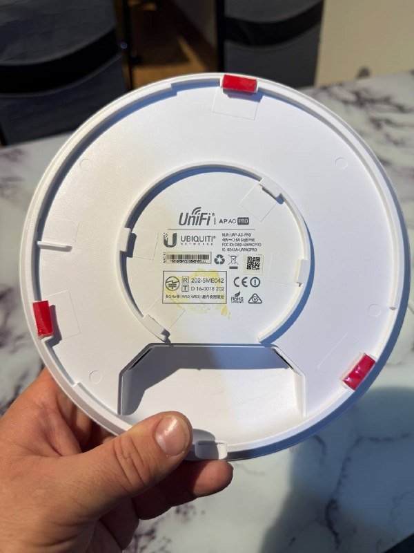Точка Wi-Fi Ubiquiti UniFi UAP-AC-PRO 2