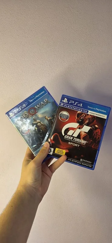 PS4 Slim, 2 джойстика, 2 игры 3