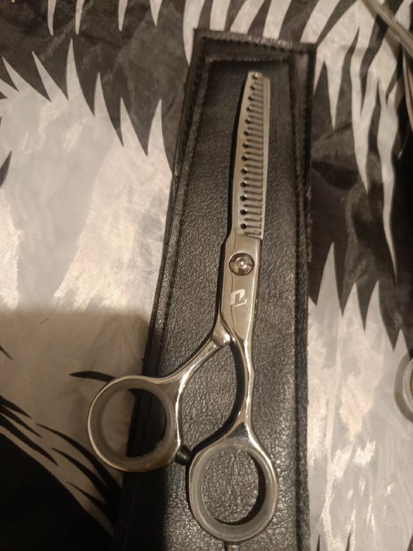 Машинка, плойка, сумка, ножницы, расчёски для парикмахера 4