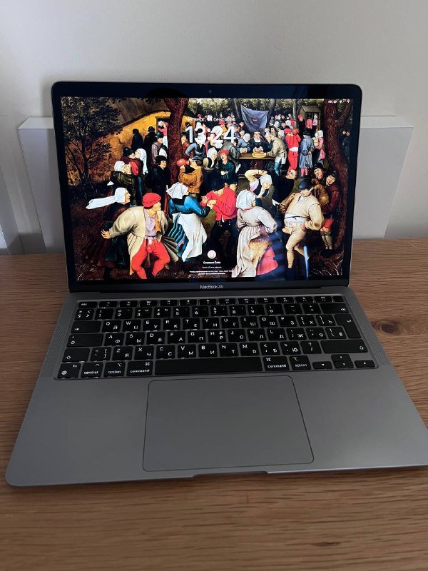 MacBook Air M1, стабилизатор ronin sc-2, объектив Canon 50mm, аккумуляторы Canon, вентиляторы, наушники, массажер, кофемолки