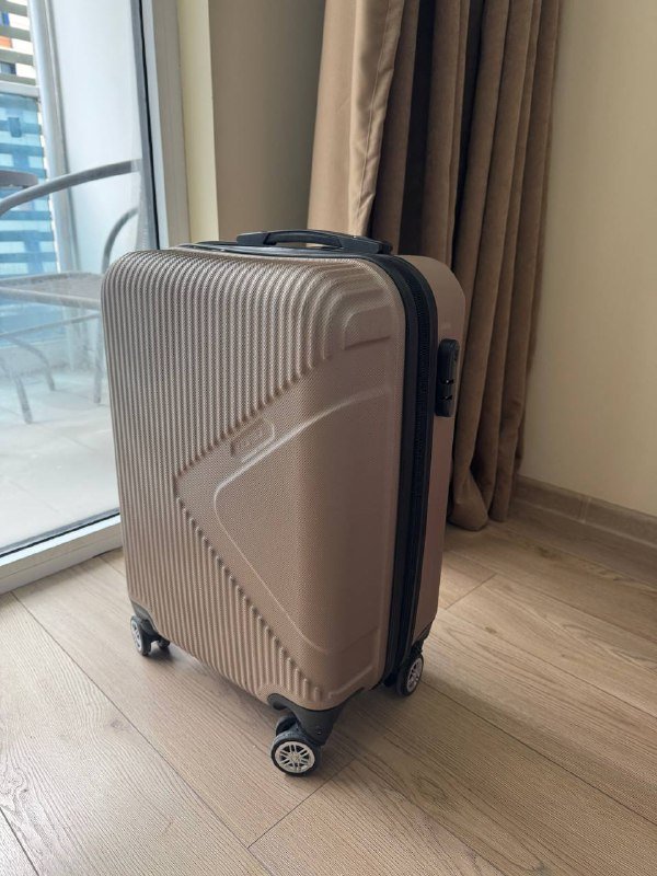 Чемоданы, кофемашина, женские туфли, настольная игра, рюкзак