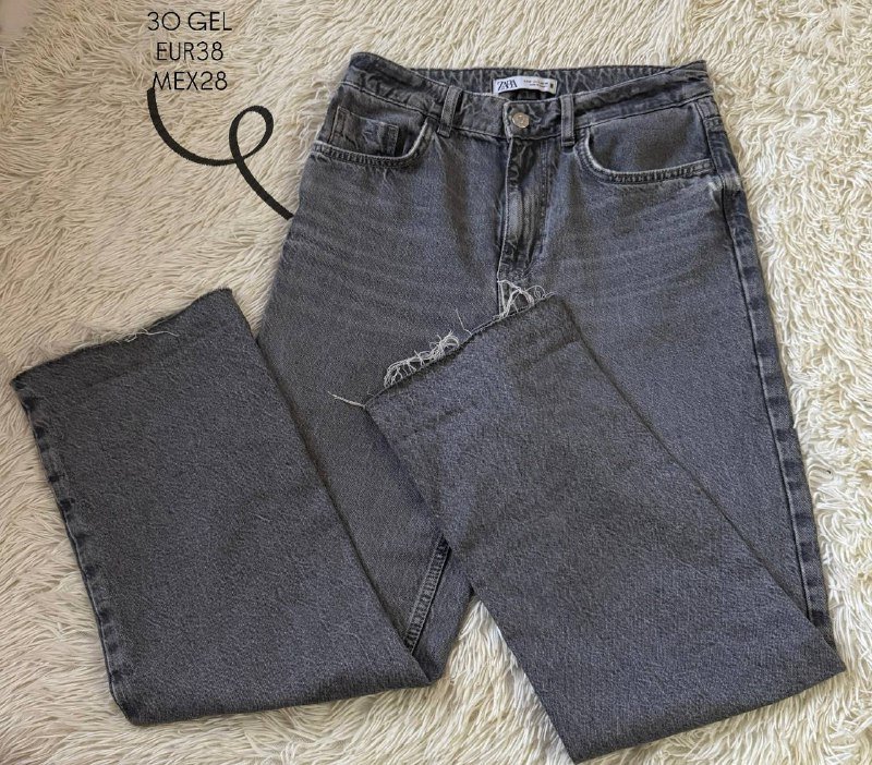 Джинсы, свитера и кофты женские