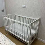 Кроватка-манеж с качающимся механизмом 1