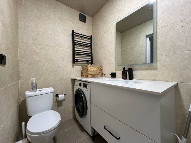 Квартира 3 комнаты, 1 спальня, кухня, гардеробная, балкон 3