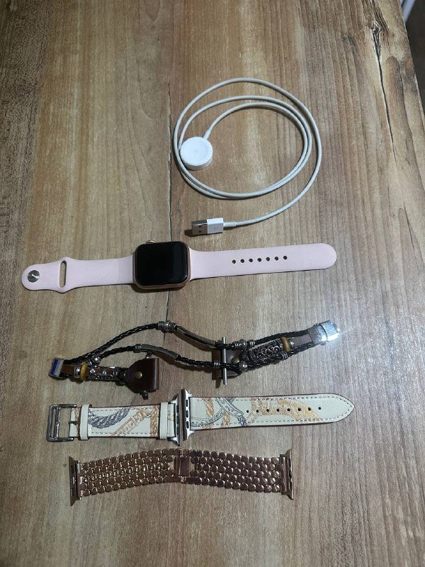 Apple Watch series 6 gold 44 mm, часы и браслеты 1