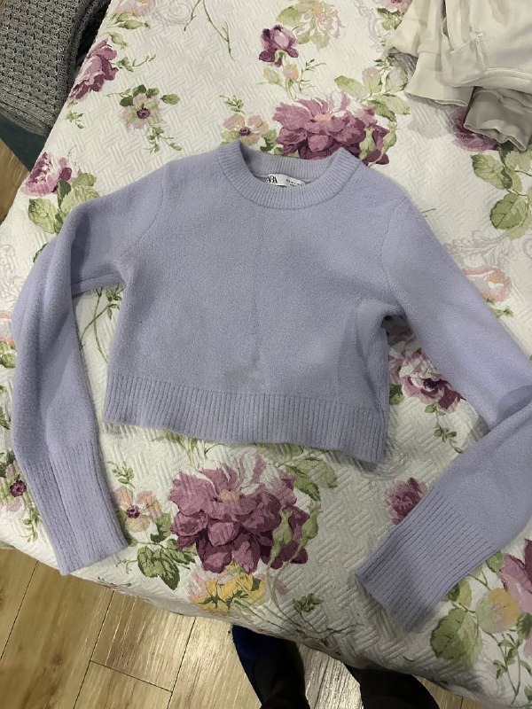 Adidas hoodie, purple crop top, yellow sweater, green top 2