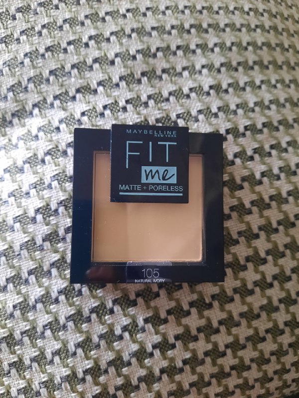 Пудра Maybelline #105 с матирующим эффектом