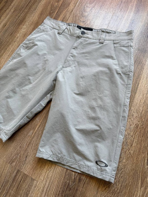 Шорты Oakley, Endura, Carhartt, Майка Alpha Industries, Штаны The North Face, Футболка Napapijri, Кепки Ferrari, Nike, Мессенджер Dickies 1