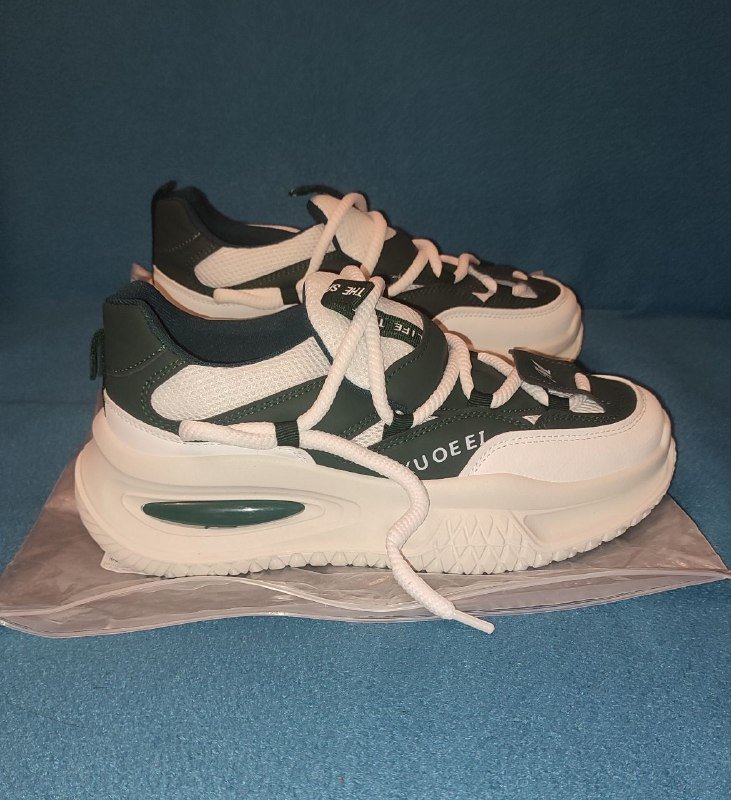 мужские кроссовки 42 размер новые 6