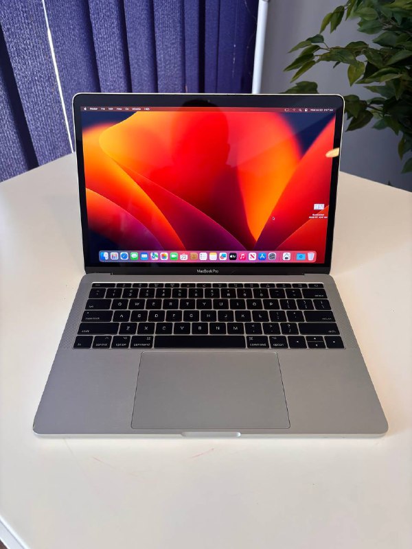 MacBook Pro 2017 i5 8GB 256GB