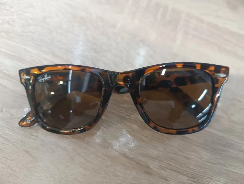Солнцезащитные очки Ray-Ban