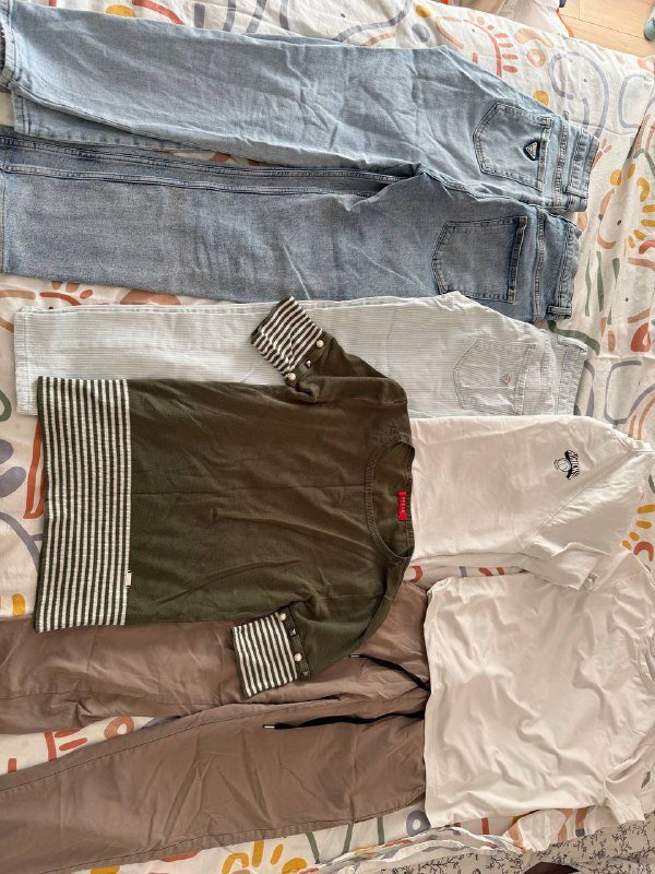 Женская одежда: джинсы, майки, футболка