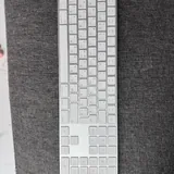 Apple Magic Keyboard 1