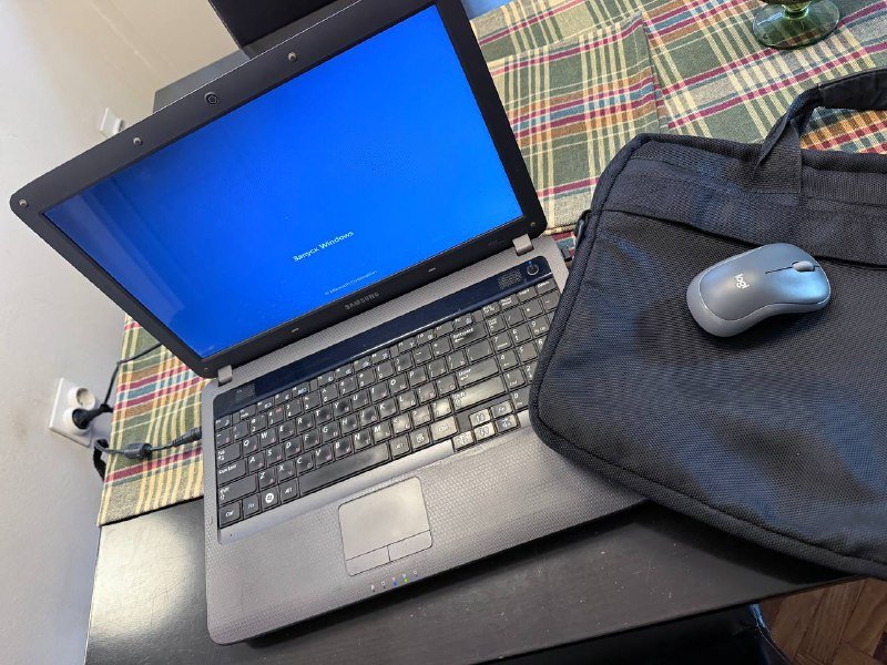 Ноутбук Samsung R525, сумка, мышка