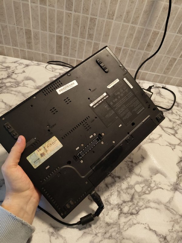 Ноутбук Lenovo T 400, 250 GB, 4 GB RAM, работает от сети 3