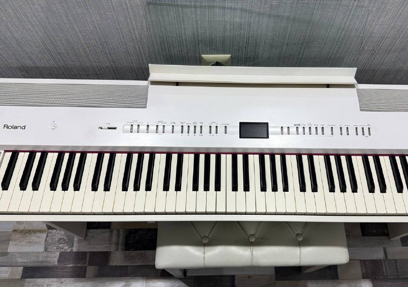 Цифровое пианино Roland fp-80 белое со стулом и подставкой 3