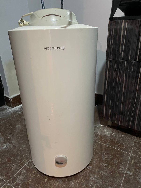 Электрокотел, стиральная машинка, стол, телевизор 2