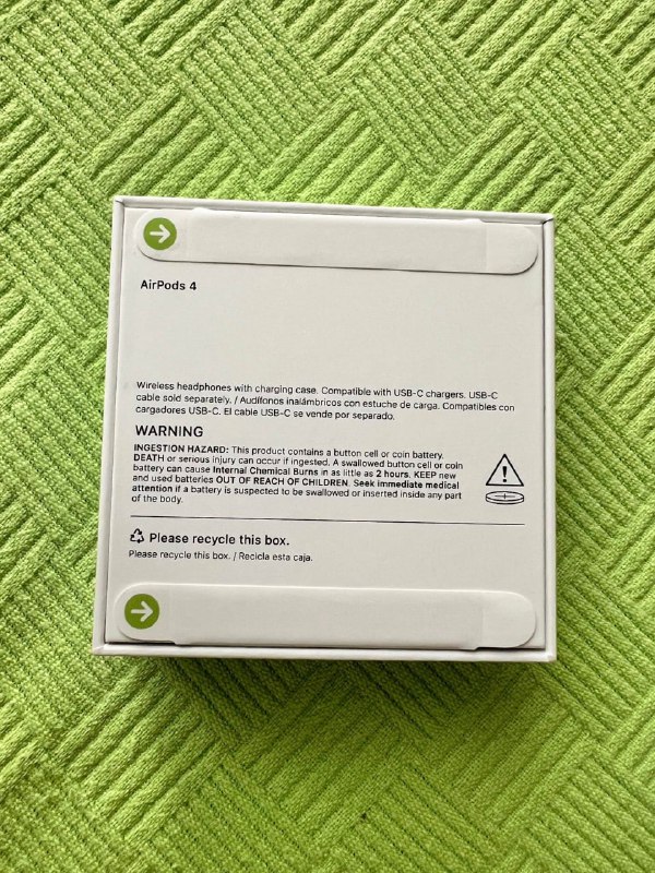 Apple AirPods 4 (No ANC) 3